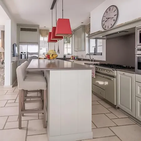 Hébergement de vacances Luxury Villa Gassin With Poool & Gym *