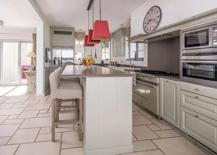 Prázdninový dům Luxury Gassin With Pool & Jacuzzzi *