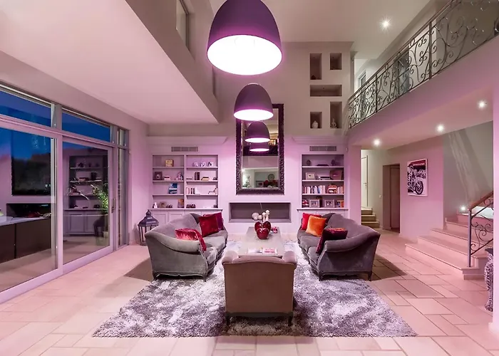 Luxury Gassin With Pool & Jacuzzzi Prázdninový dům *